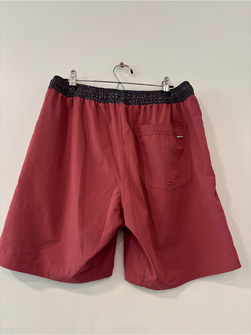 Vuori Men’s Kore Lined Shorts 7” Inseam Color Saltwater Red Sz Medium - Picture 3 of 5